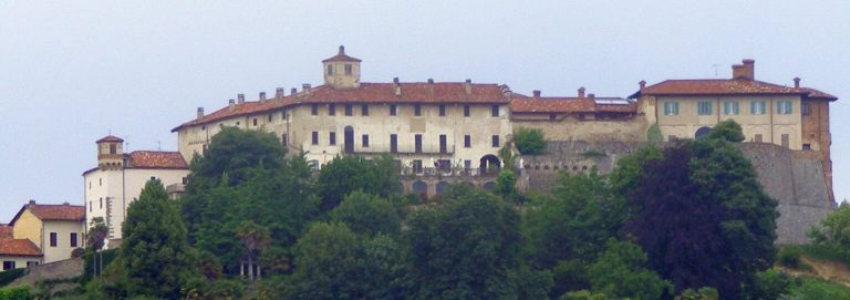 Castello di Valdengo: A Medieval Fortified Settlement in Italy