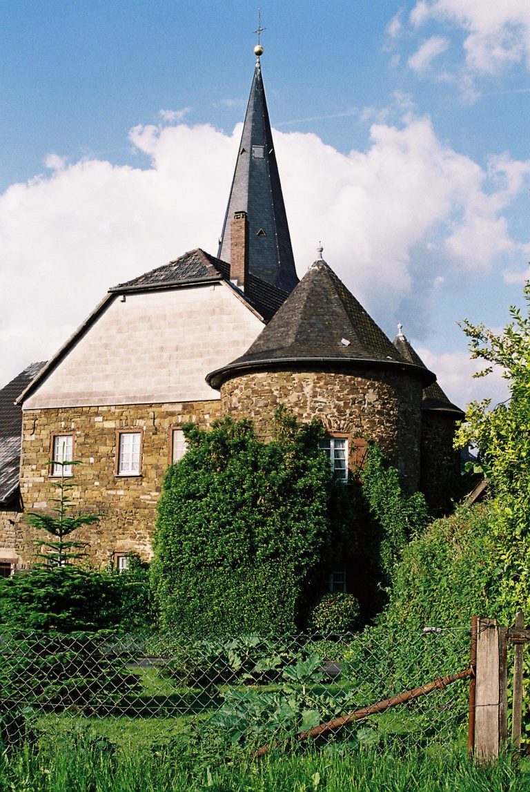 Burg Honrath: A Sixteenth-Century Castle House in Germany