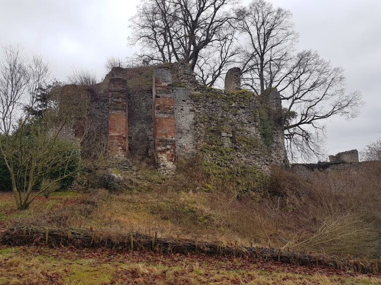 Burgruine Graisbach: A Medieval Castle Ruin in Marxheim, Germany