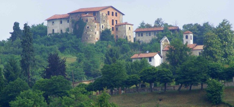 Castello di Cerreto: A Medieval Fortified Residence in Italy