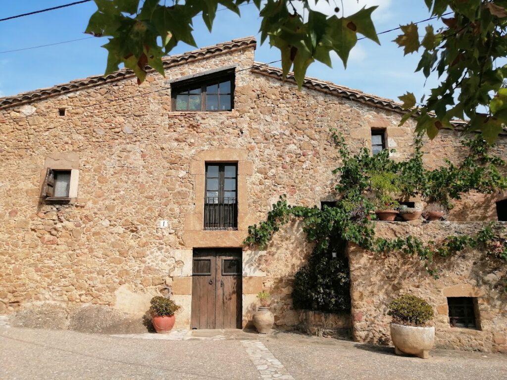 Castell de Vilarig: A Medieval Fortified Palace in Spain 1 Castell de Vilarig