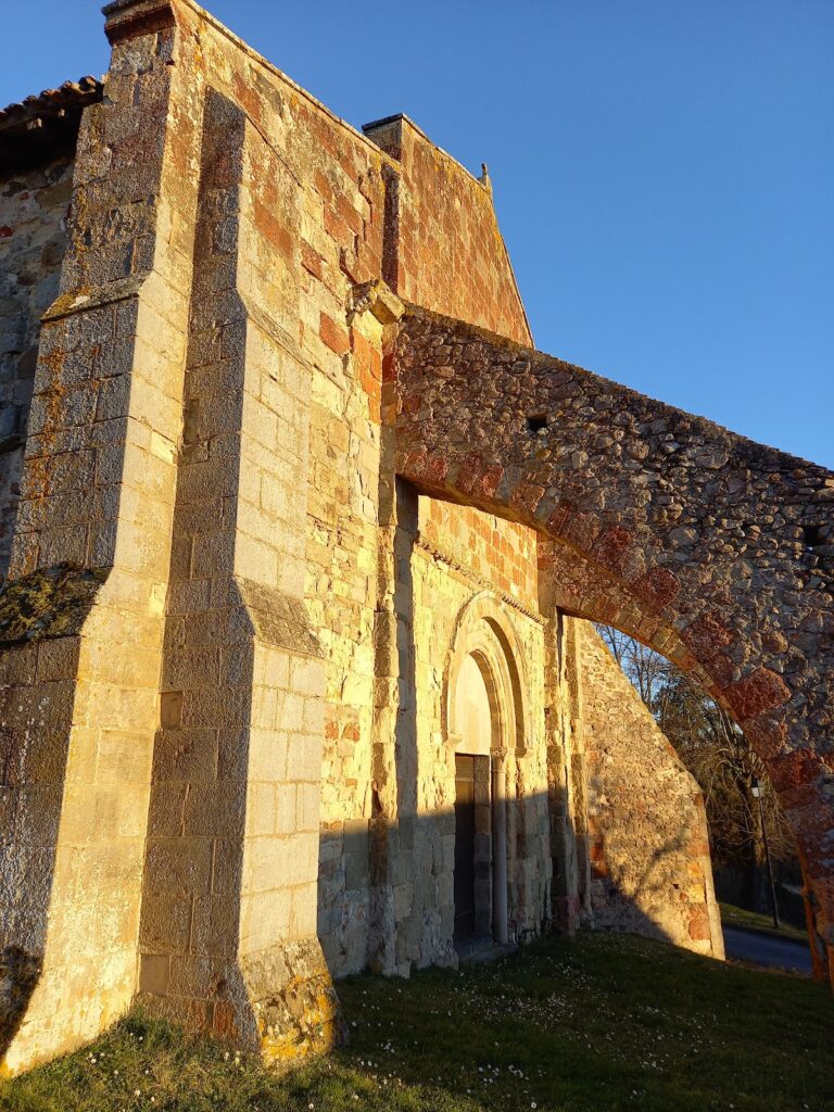 Château de Murat (Allier): A Ducal Fortress in France 2 Château de Murat (Allier)