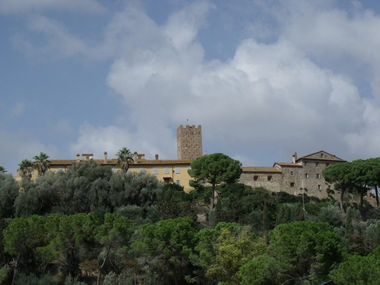 Ferme de Marsiliana: A Fortified Farm in Tuscany