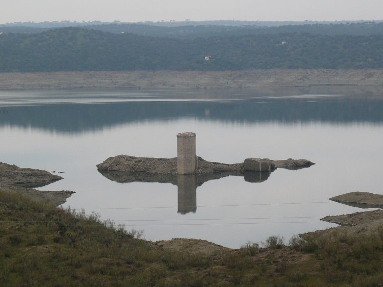 Castle of Floripes: A Submerged Medieval Fortress in Spain