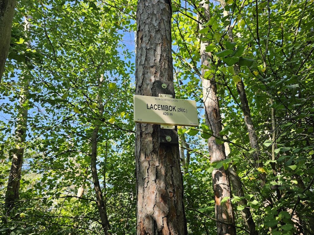 Lacembok Castle Ruins: A Medieval Fortress in the Czech Republic 4 Lacembok