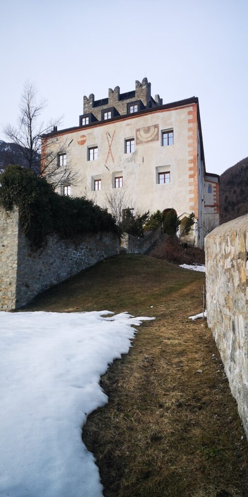 Castle Schlandersberg: A Medieval Spur Castle in South Tyrol 1 Castle Schlandersberg