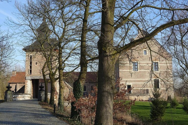 Kasteel van Binderveld: A Moated Castle and Former Seat of a Lordship