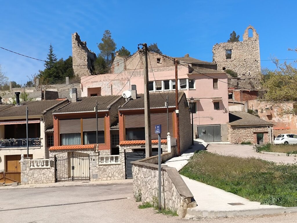 Castell de Seguer: A Medieval Fortress in Seguer, Spain 4 Castell de Seguer