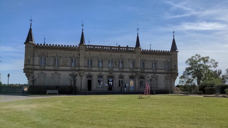 Château de Launaguet: A Historic Château and Town Hall in France
