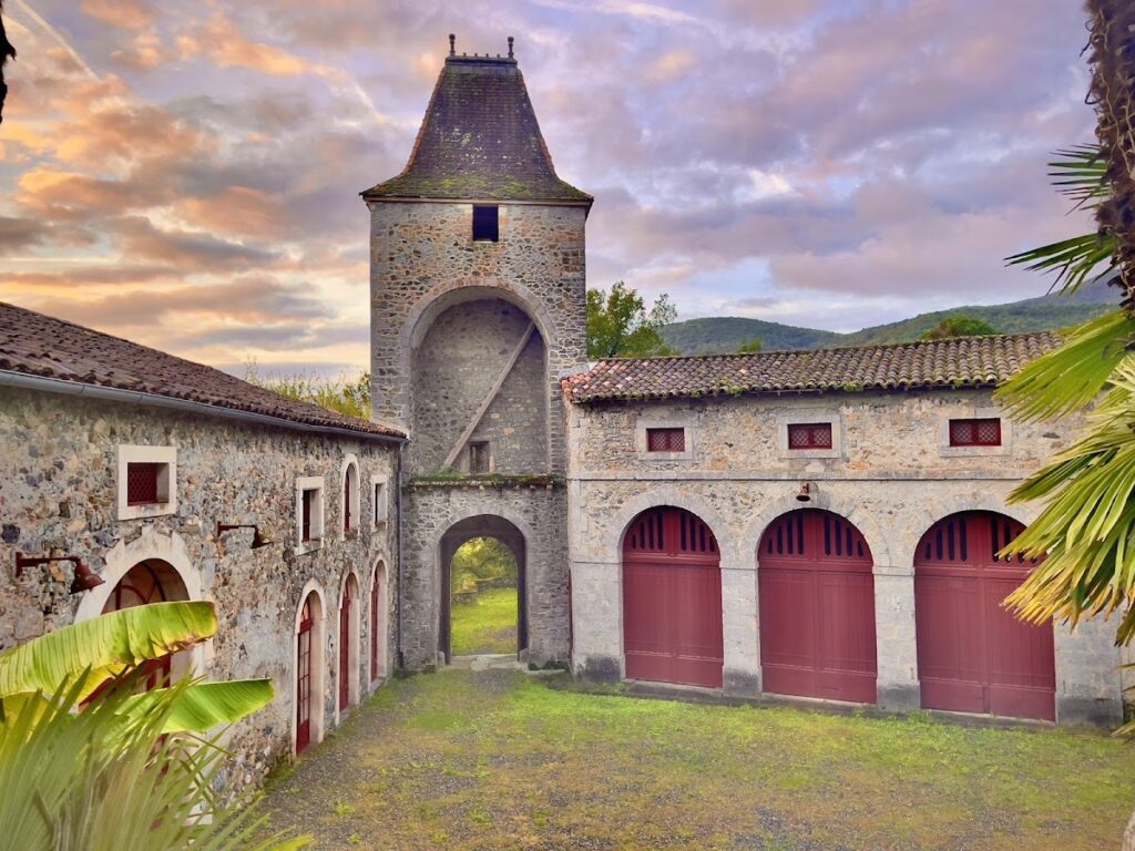 Château de Prat: A Historic Castle Overlooking the Salat Valley in France 1 Château de Prat