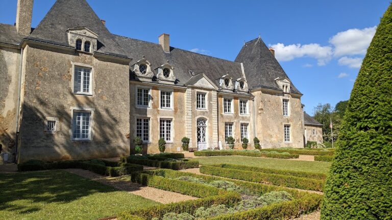 Château de Villaines: A Historic French Estate in Louplande