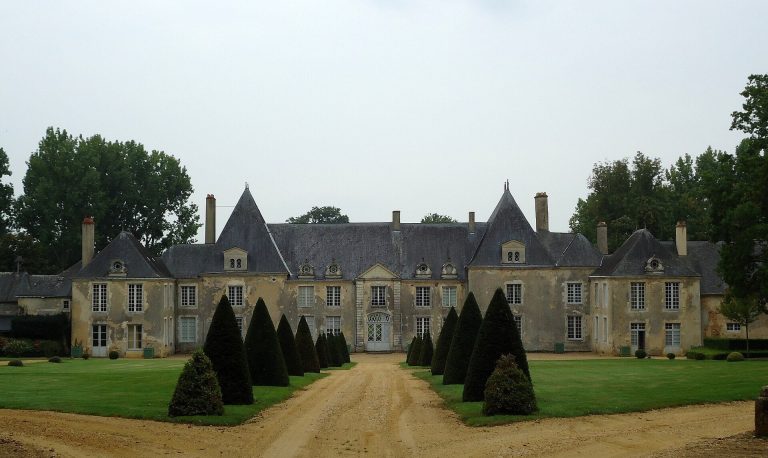 Château de Villaines: A Classical Castle in France