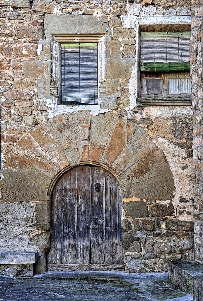 Castell de Montfalcó d'Ossó: A Medieval Castle in Montfalcó d'Ossó, Spain 4 Castell de Montfalcó d'Ossó
