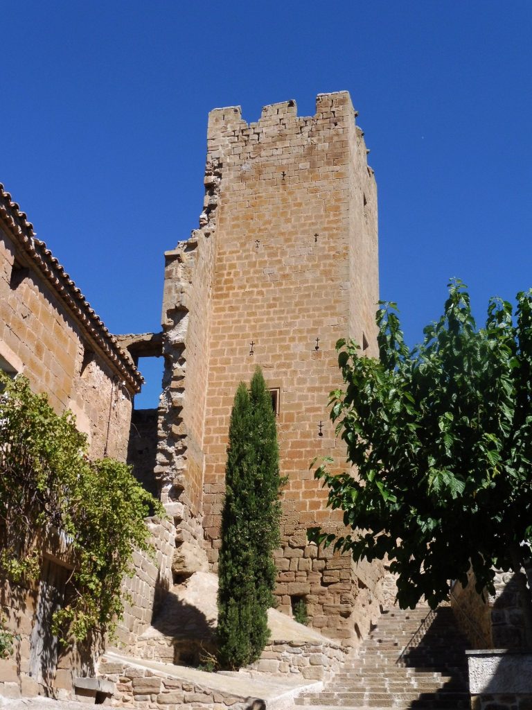 Castell de Montfalcó d’Ossó: A Medieval Castle in Spain