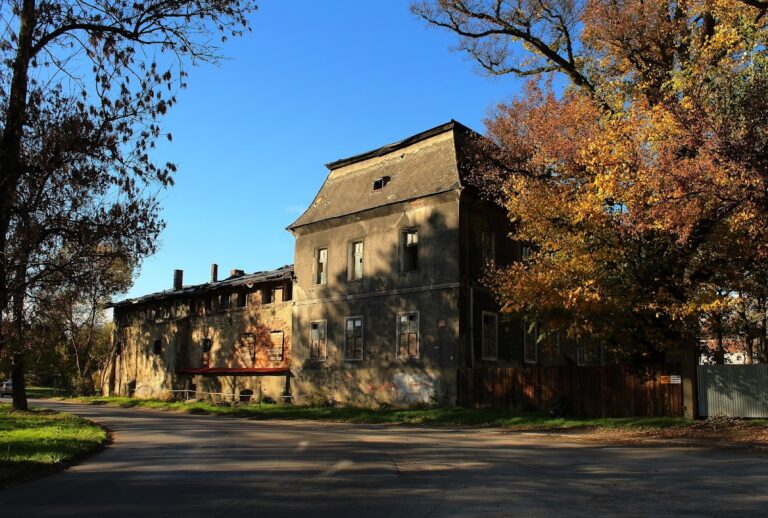 Palace in Zbrosławice: A Historic Noble Residence in Poland