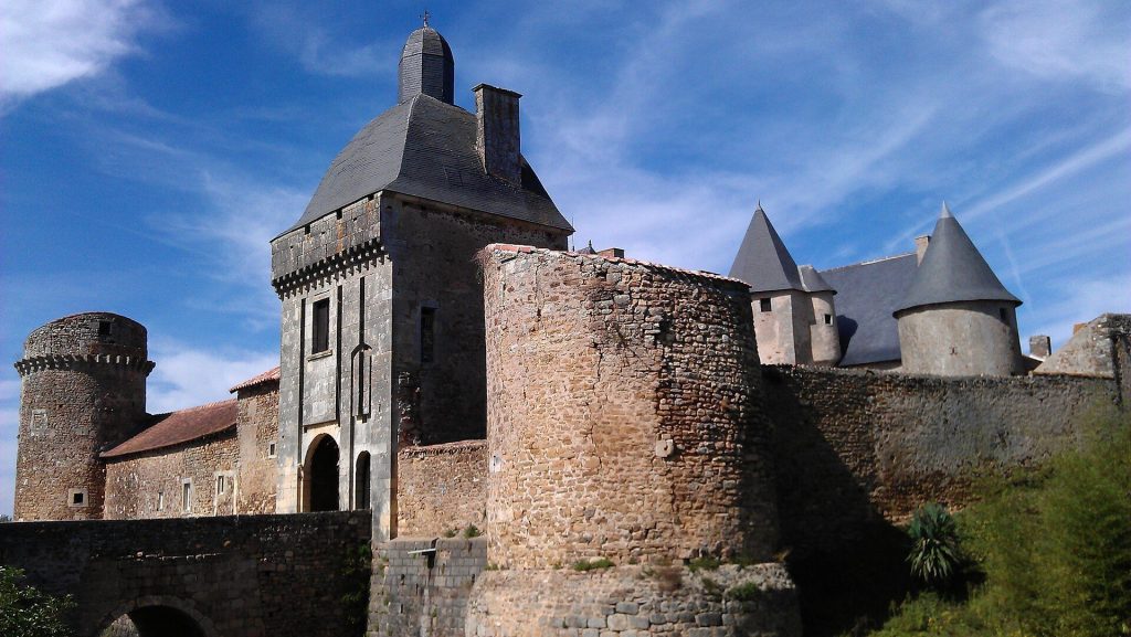 Château de Marconnay: A Fifteenth-Century Castle in France 1 Château de Marconnay