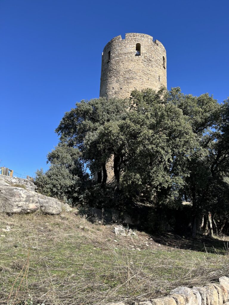 Castillo de Fantova: A Medieval Christian Fortress in Graus, Spain