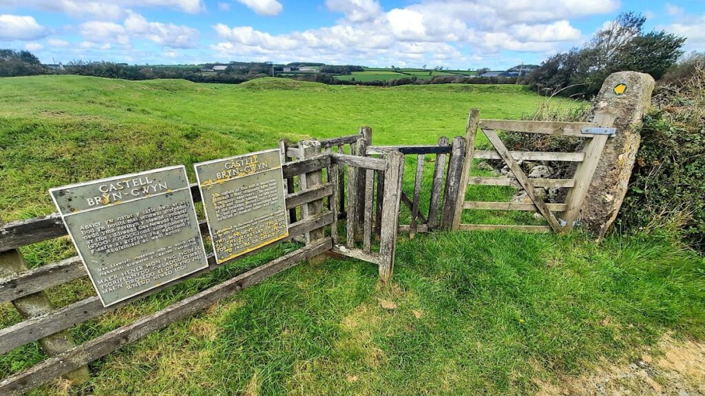 Castell Bryn Gwyn: A Prehistoric Enclosure on Anglesey 2 Castell Bryn Gwyn