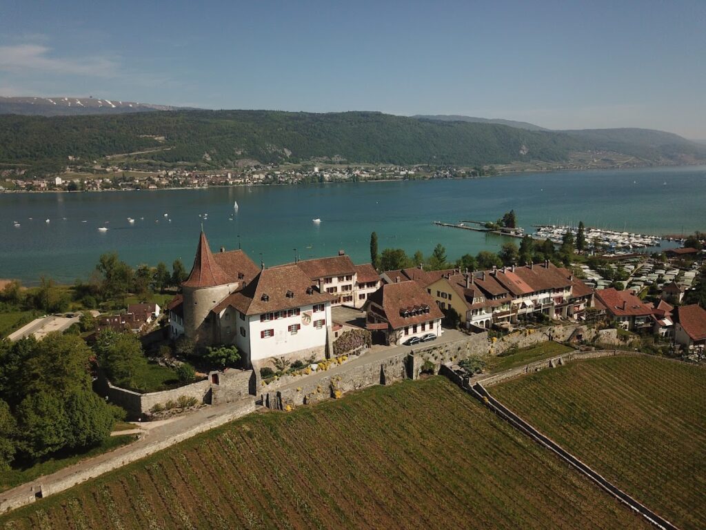 Erlach Castle: A Medieval Fortress and Administrative Center in Switzerland 3 Erlach Castle