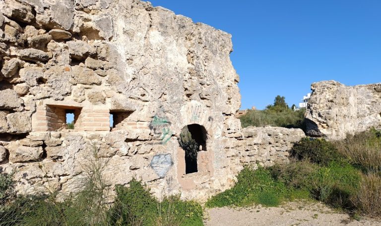 Castillo de Santa Catalina de El Puerto de Santa María: A Coastal Fortress in Cádiz, Spain