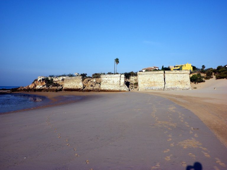 Castillo de Santa Catalina de El Puerto de Santa María: A Coastal Fortress in Cádiz, Spain