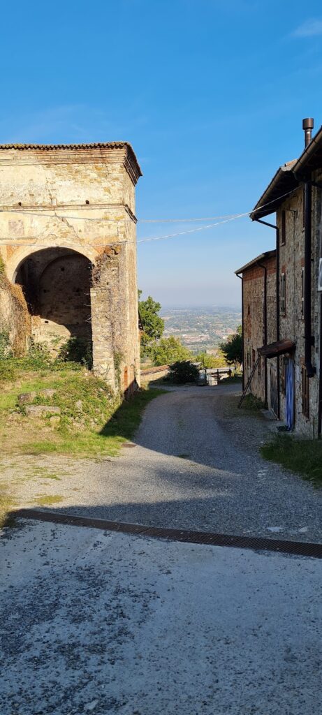 Castello di Scrivellano: A Medieval Fortress in Travo, Italy 3 Castello di Scrivellano