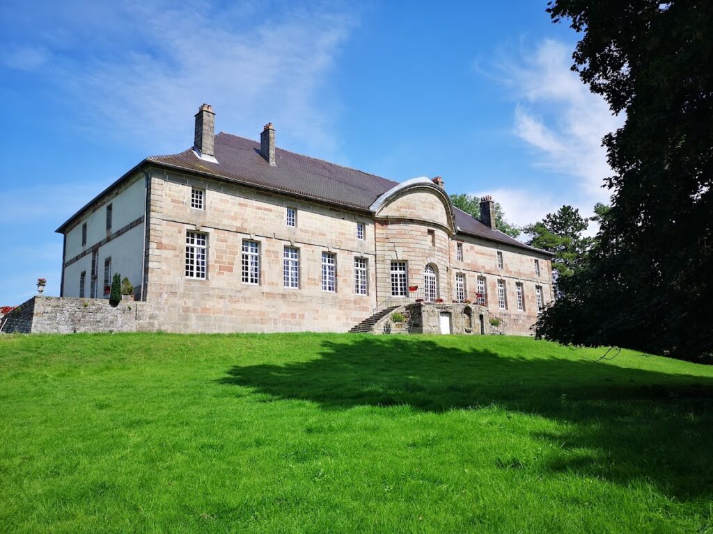 Château de Thuillières: A Classical Château in France 1 Château de Thuillières