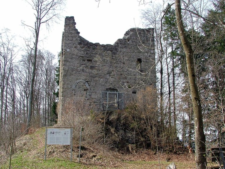 Burg Langenegg: A Medieval Hilltop Castle Ruin in Germany