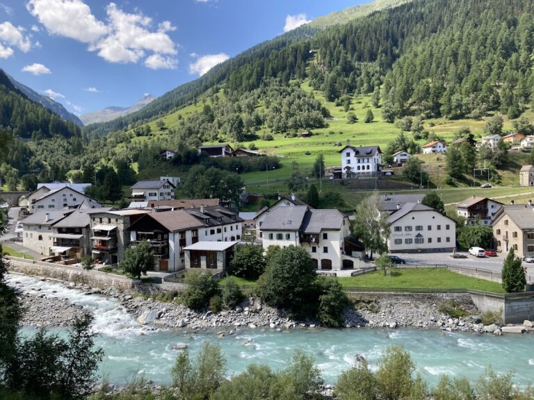 Fortezza Rohan: A Baroque Fortress in Zernez, Switzerland