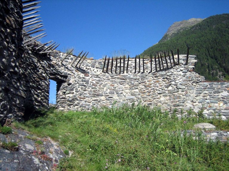 Fortezza Rohan: A Seventeenth-Century Fortress in Switzerland