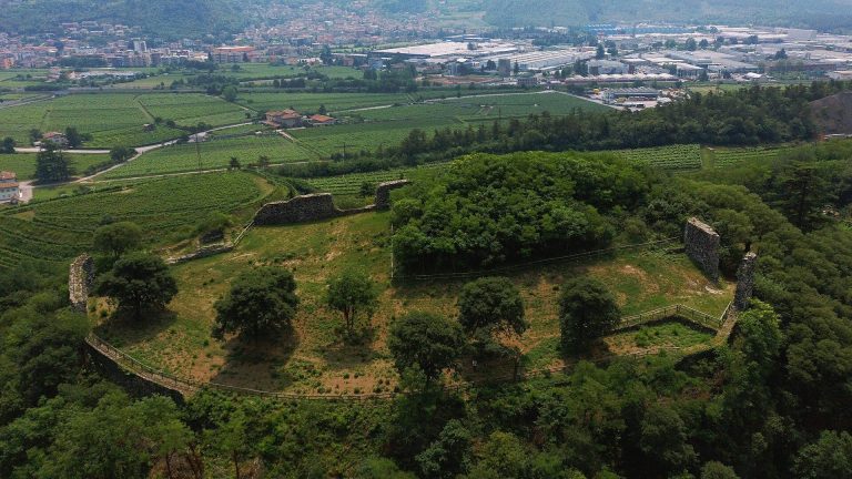Castel Pradaglia: A Medieval Castle in Isera, Italy