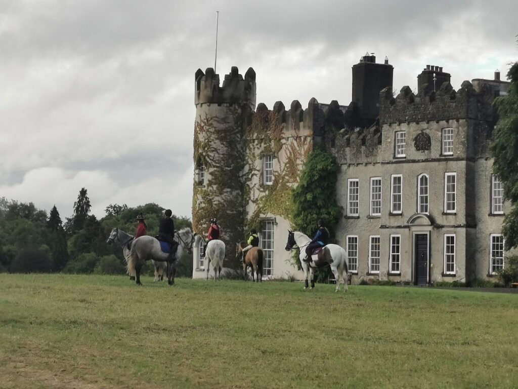 Ballinlough Castle: A Fortified Country House in Ireland 1 Ballinlough Castle