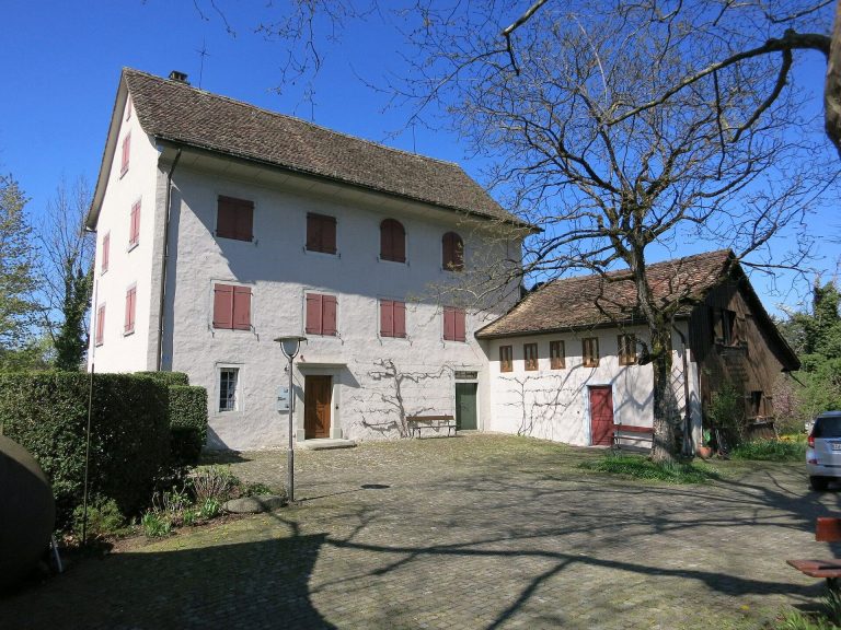 Castle of Maur: An Administrative Seat and Museum in Switzerland