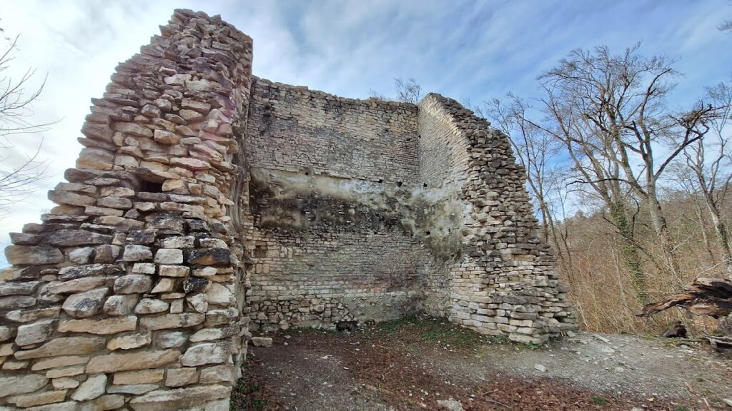 Burgruine Alter Turm Aach: An Early Medieval Fortress in Germany 4 Burgruine Alter Turm Aach