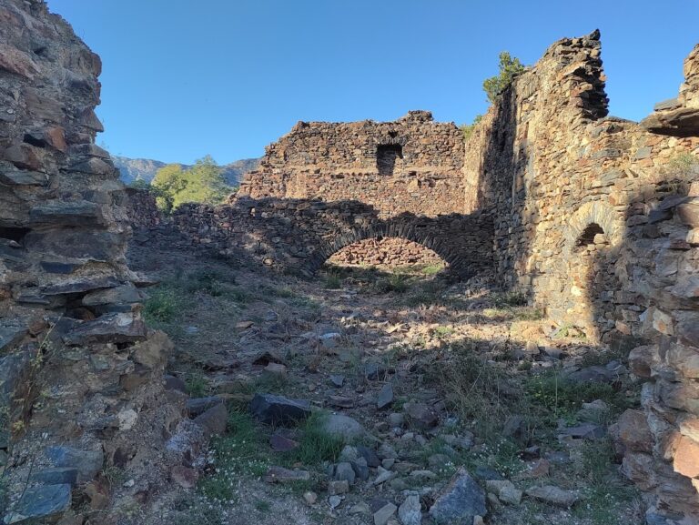 Castell de Molinàs: A Medieval Defensive Tower in Colera, Spain