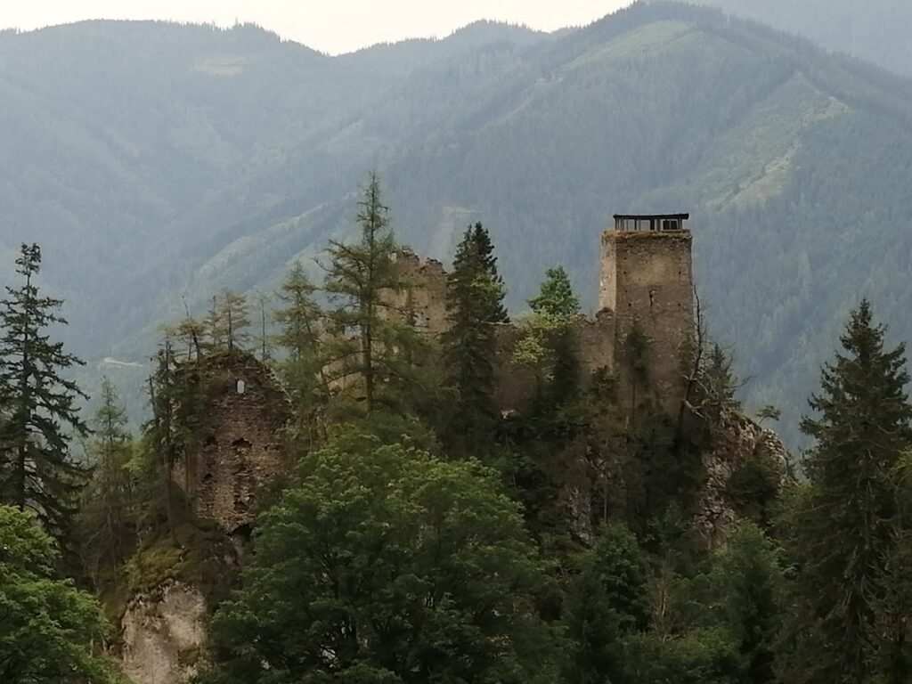 Kammerstein Castle: A Medieval Hilltop Fortress in Austria 2 Burg Kammerstein
