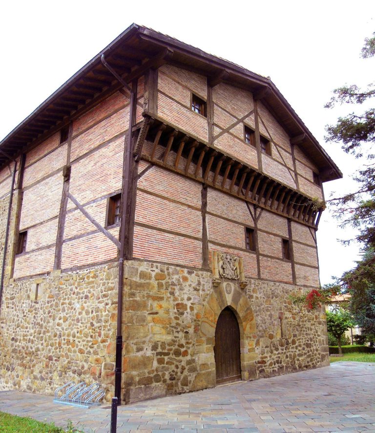 Legazpi dorrea (Legazpi House): A Historic Tower House in Spain