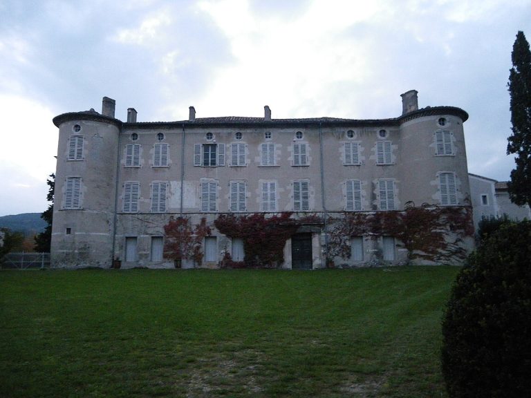 Joviac Castle: A Fortified Agricultural Estate in France