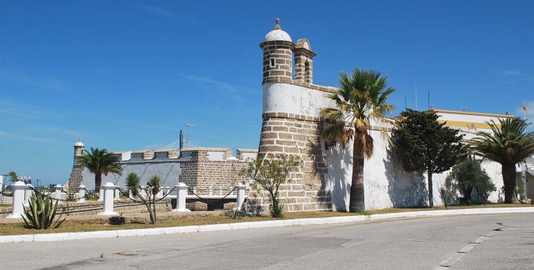 Castillo de San Lorenzo de Puntales: Fortress Guarding the Inner Bay of Cádiz