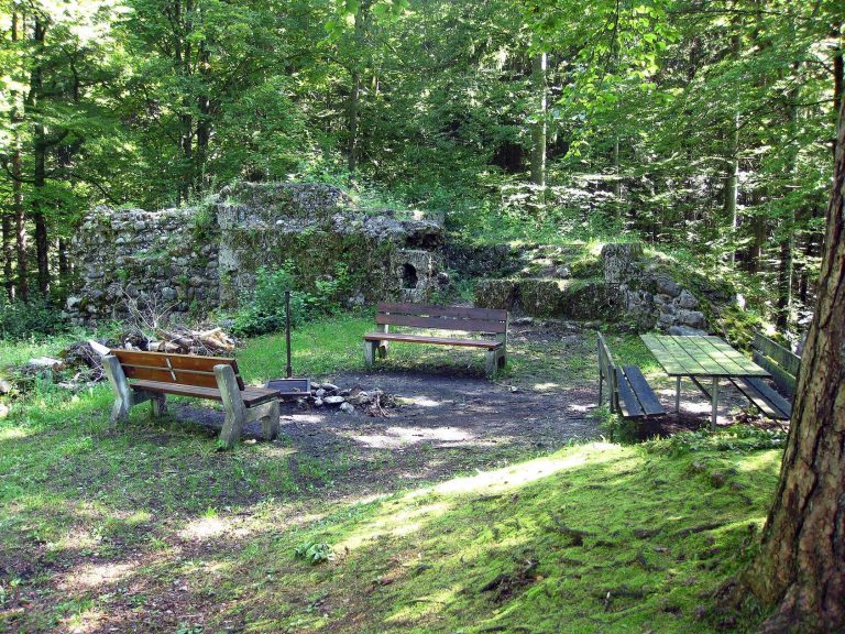 Rüdberg Castle Ruin: A Medieval Hilltop Fortress in Switzerland