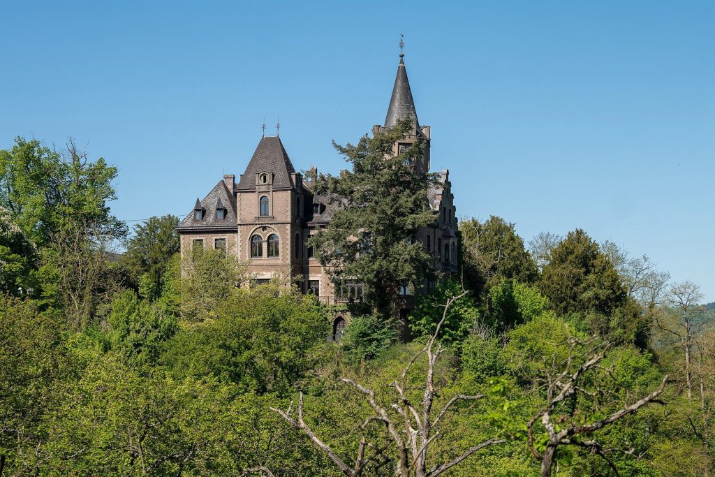 Schloss Liebeneck: A Historicist Hunting Lodge in Germany 1 Schloss Liebeneck