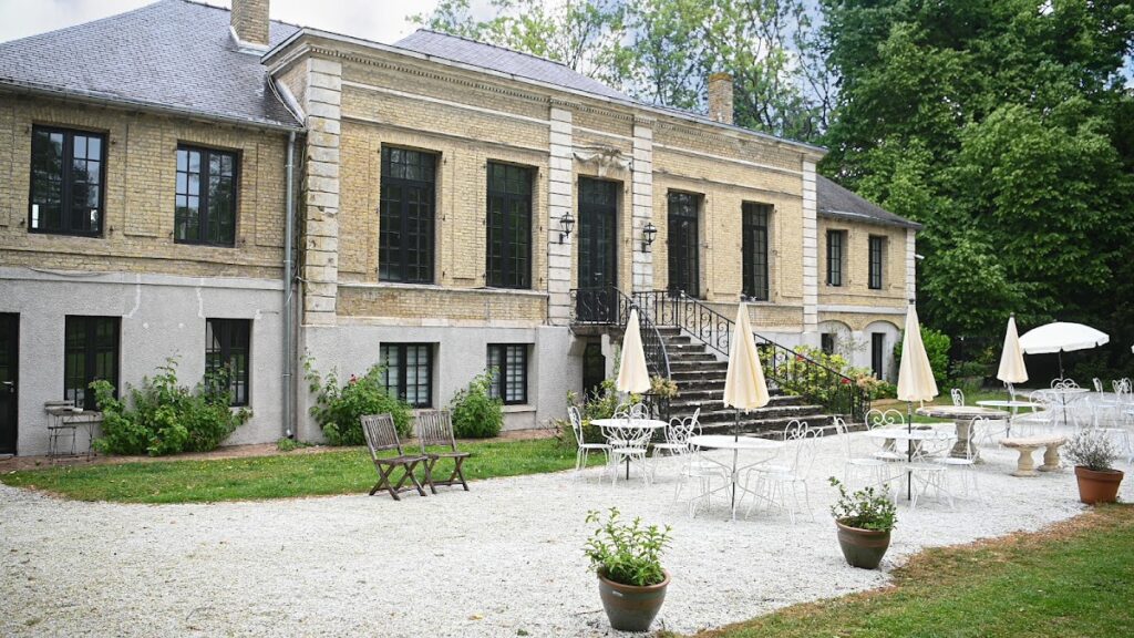 Château de l'Afgand: A Classical Palace and Resistance Stronghold in France 1 Château de l'Afgand