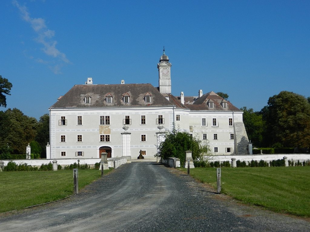Schloss Ebergassing: A Former Moated Castle in Austria 1 Schloss Ebergassing
