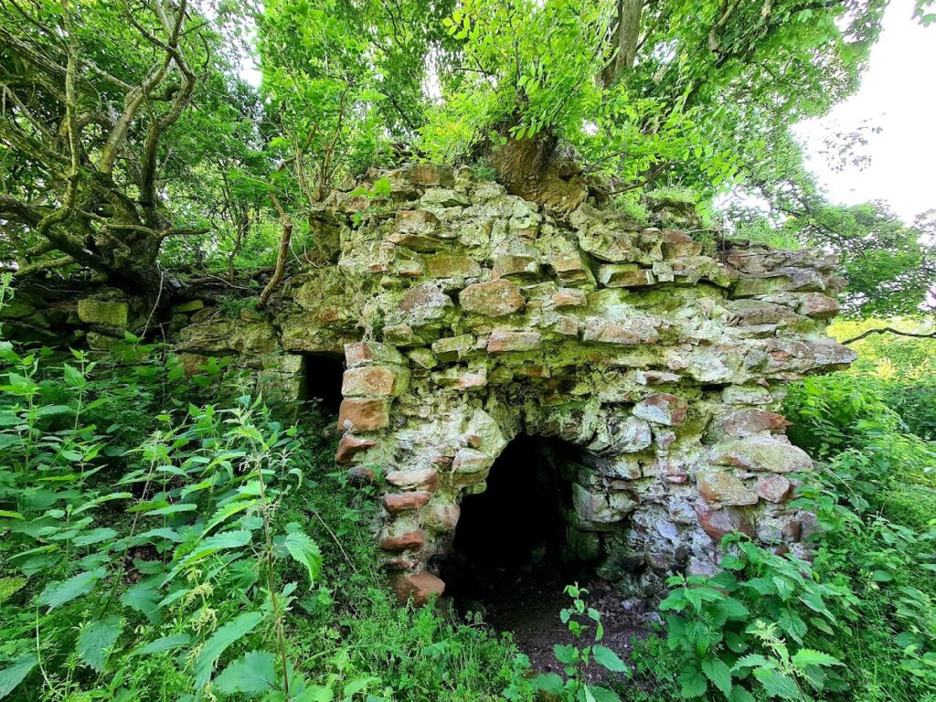 Kirkoswald Castle: A Fortified Manor House in Cumbria 2 Kirkoswald Castle