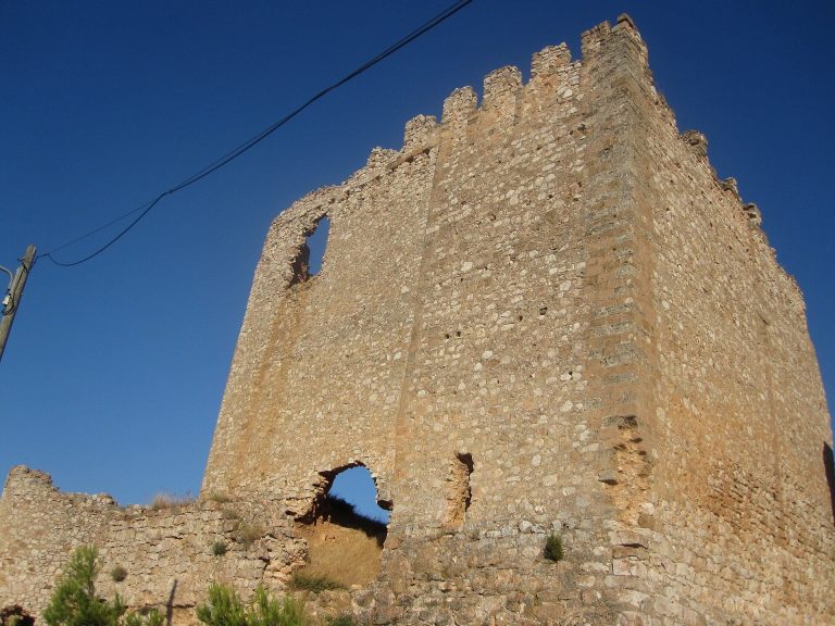 Castillo de Sisamón: A Medieval Frontier Castle in Spain