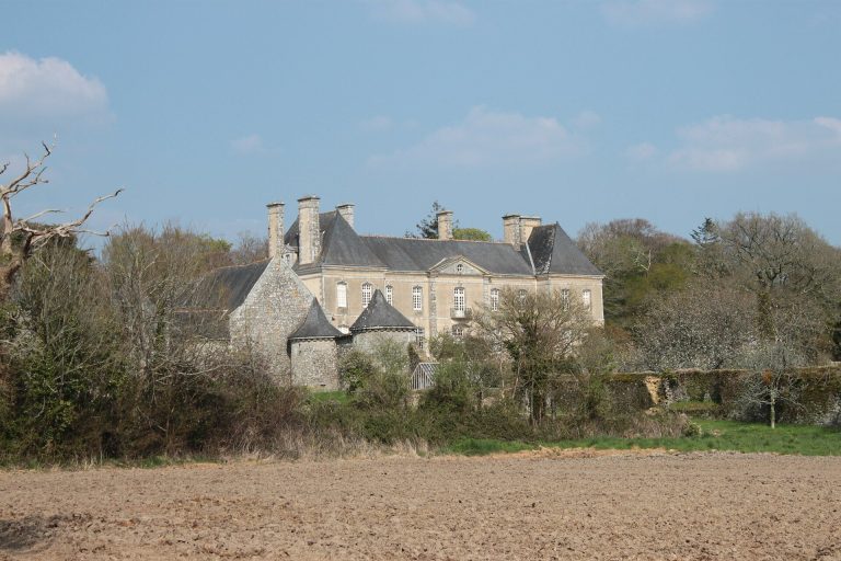 Château de Trémohar: A Historic Castle in Berric, France