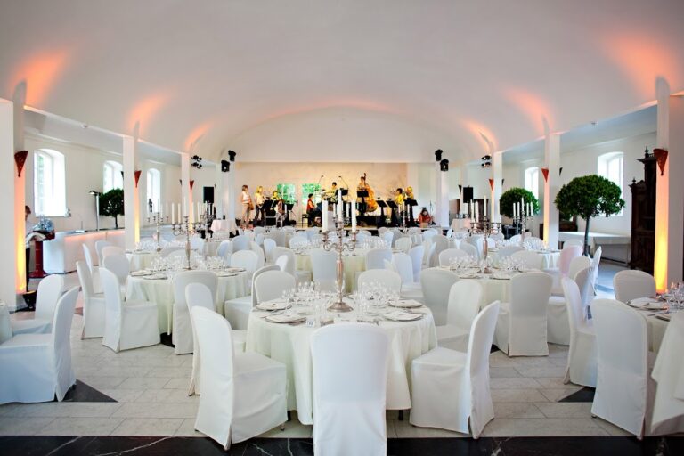 Burg Kirspenich: A Medieval Water Castle in Bad Münstereifel, Germany