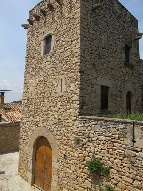 Rocafort de Queralt Castle: A Medieval Barony Seat in Spain