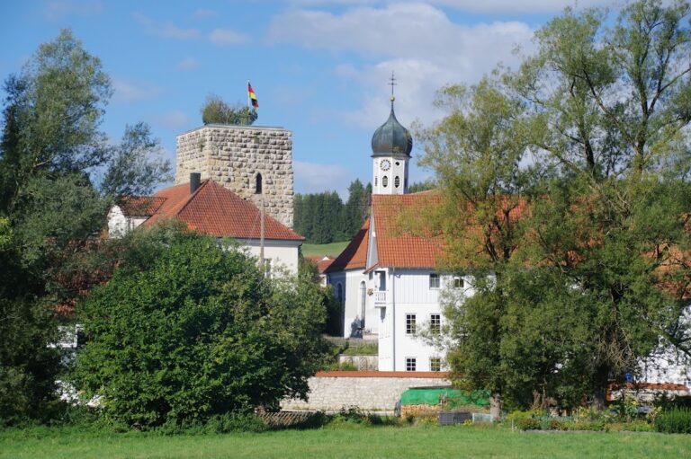 Burg Jungnau: A Medieval Hilltop Castle in Germany