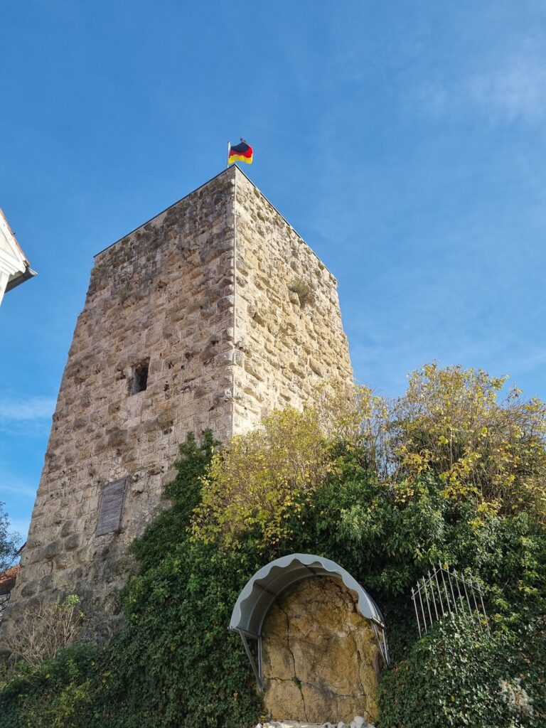 Burg Jungnau: A Medieval Hilltop Castle in Germany 2 Burg Jungnau